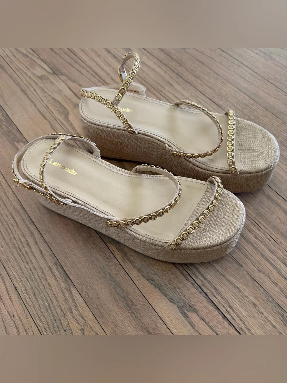 Larroude Gio Milanina Flatform Sandal (Beige Raffia)